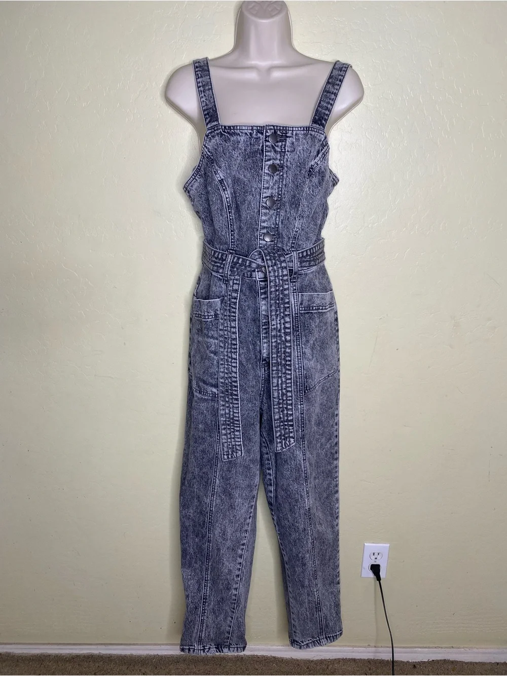 Universal Thread Black Acid wash Denim Jumpsuit Size 8